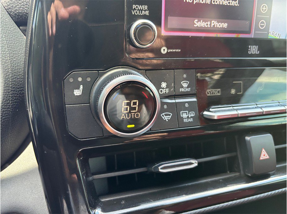 Used 2021 Toyota Highlander XSE FWD image 30