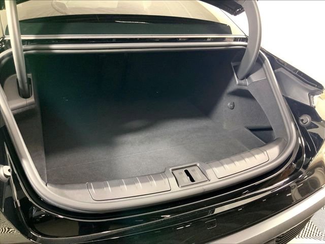 Used 2022 Porsche Taycan image 24