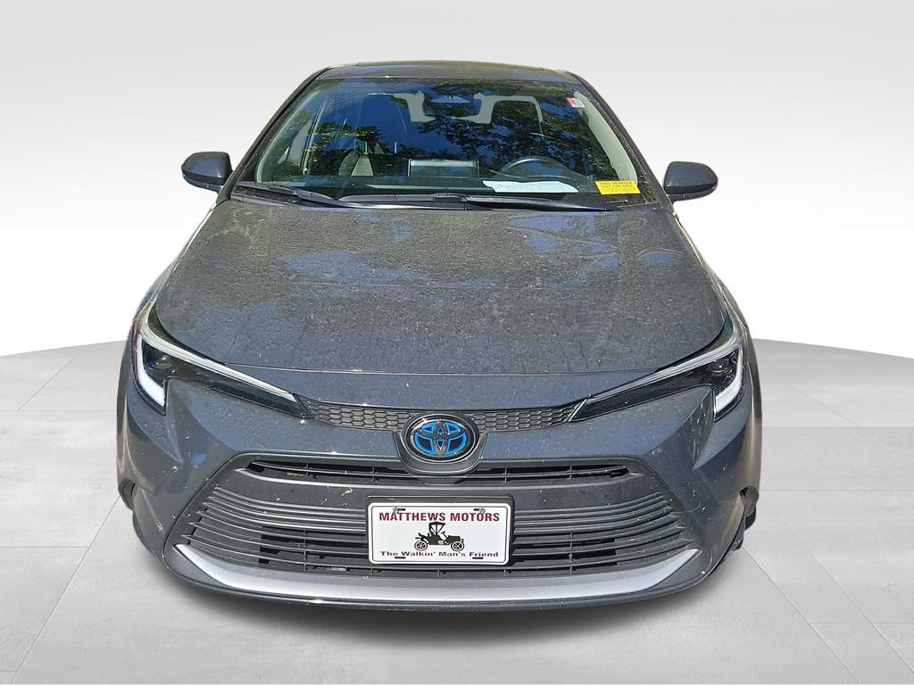 Used 2024 Toyota Corolla XLE image 2