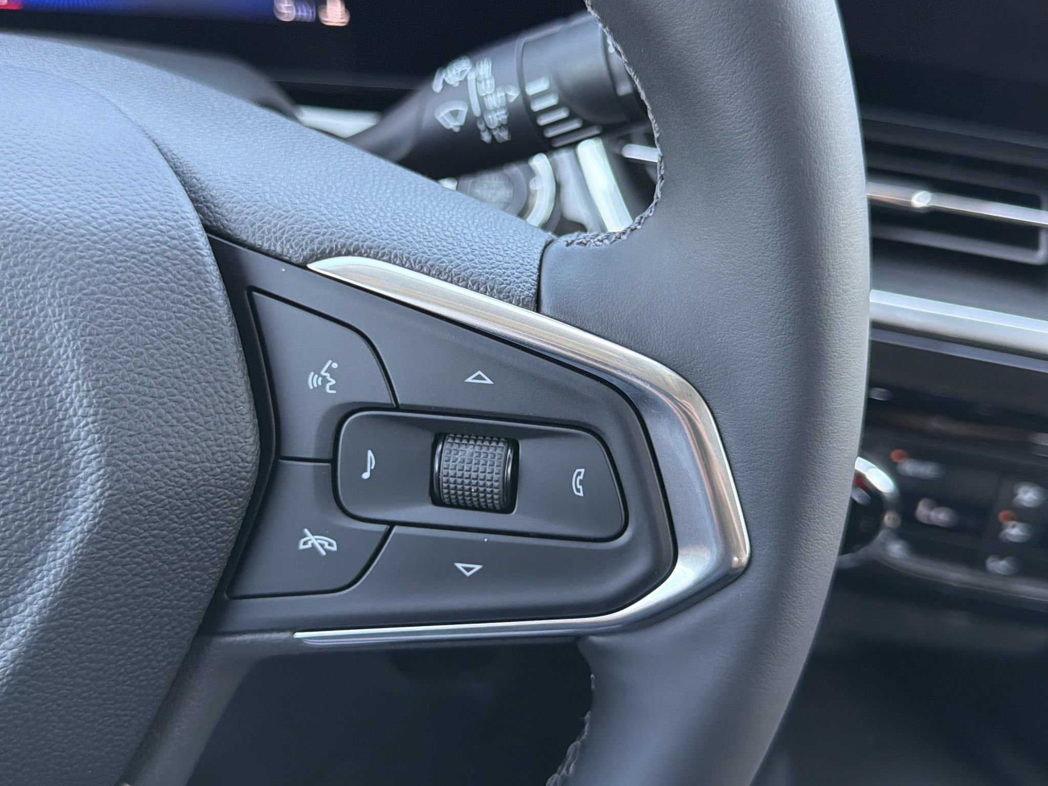 New 2026 Chevrolet Trax ACTIV w/ Sunroof Package FWD image 10