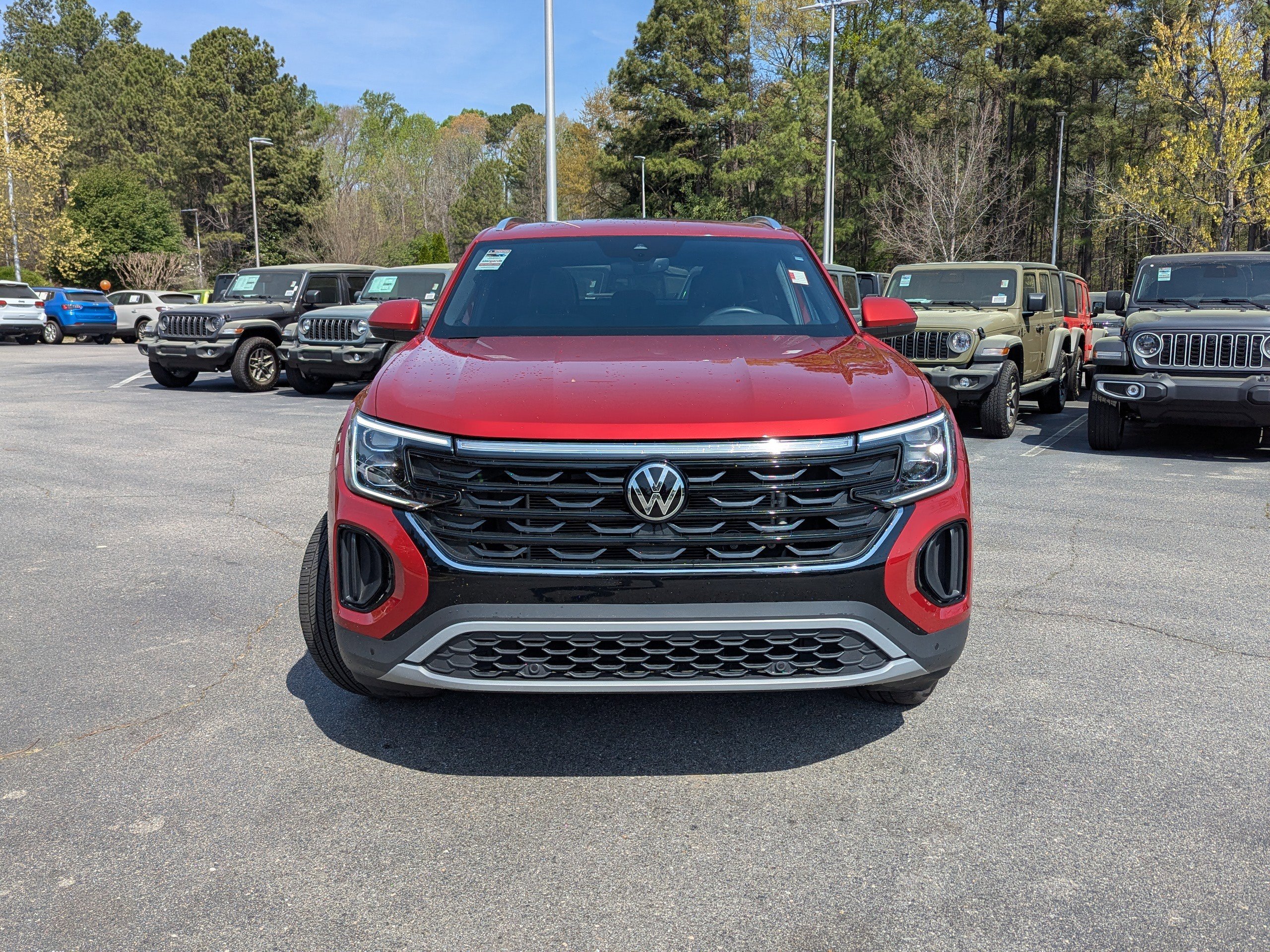 Used 2024 Volkswagen Atlas Cross Sport SE w/ Panoramic Sunroof Package video 2