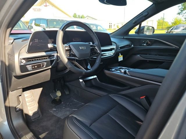 New 2026 Cadillac Lyriq Luxury w/ LPO, Floor Liner Package image 17