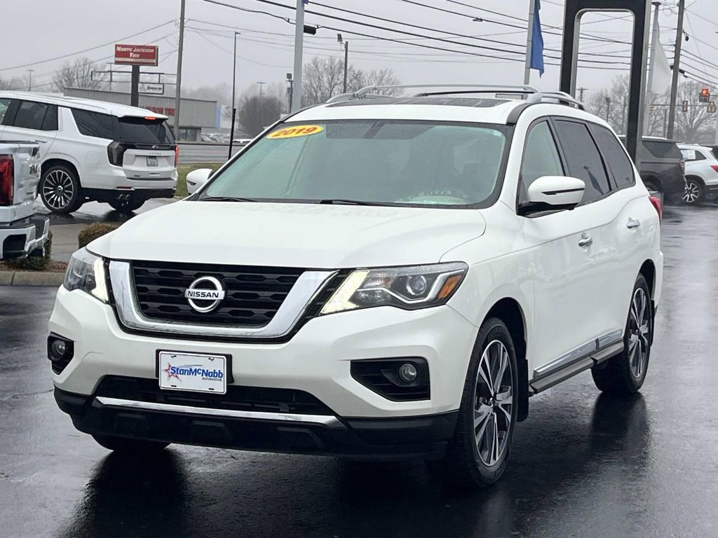 Used 2019 Nissan Pathfinder Platinum image 3