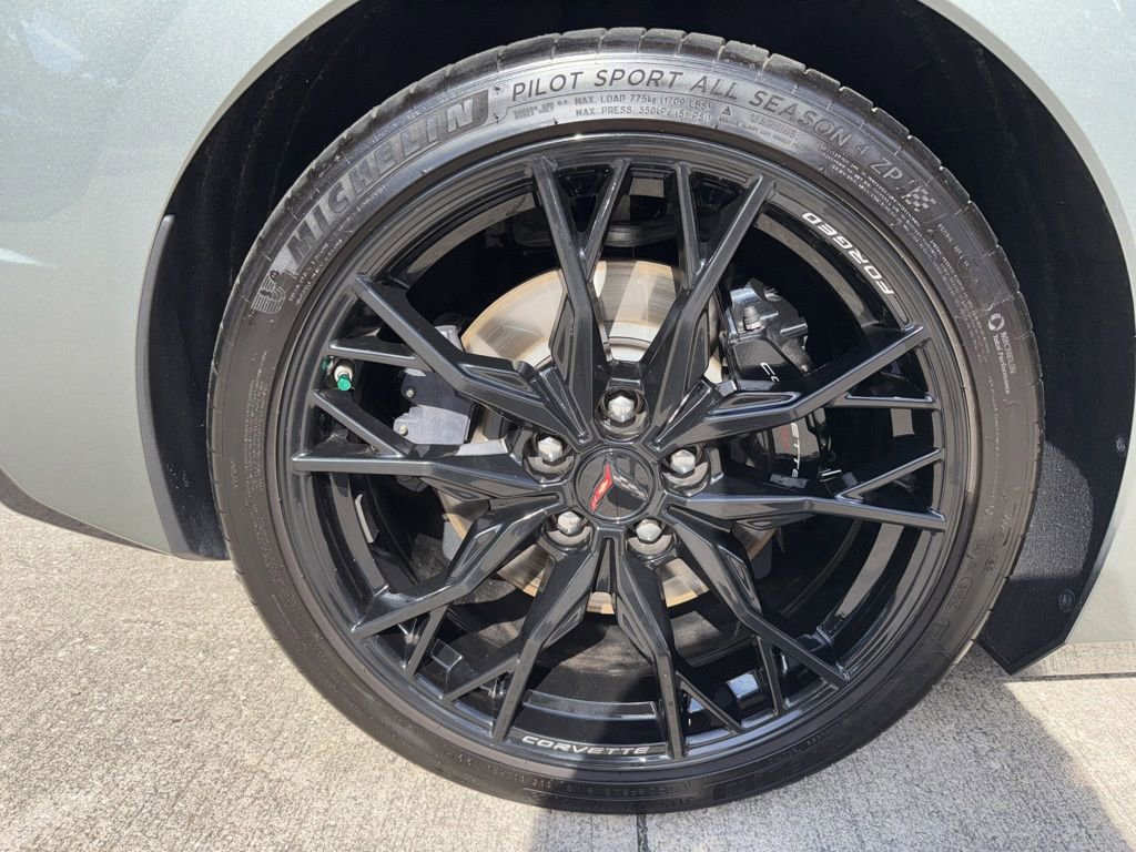 Used 2022 Chevrolet Corvette Stingray Preferred Cpe w/ Z51 Performance Package RWD image 40