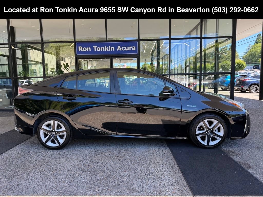 Used 2017 Toyota Prius Three Touring w/ Carpet Mat Package FWD image 8