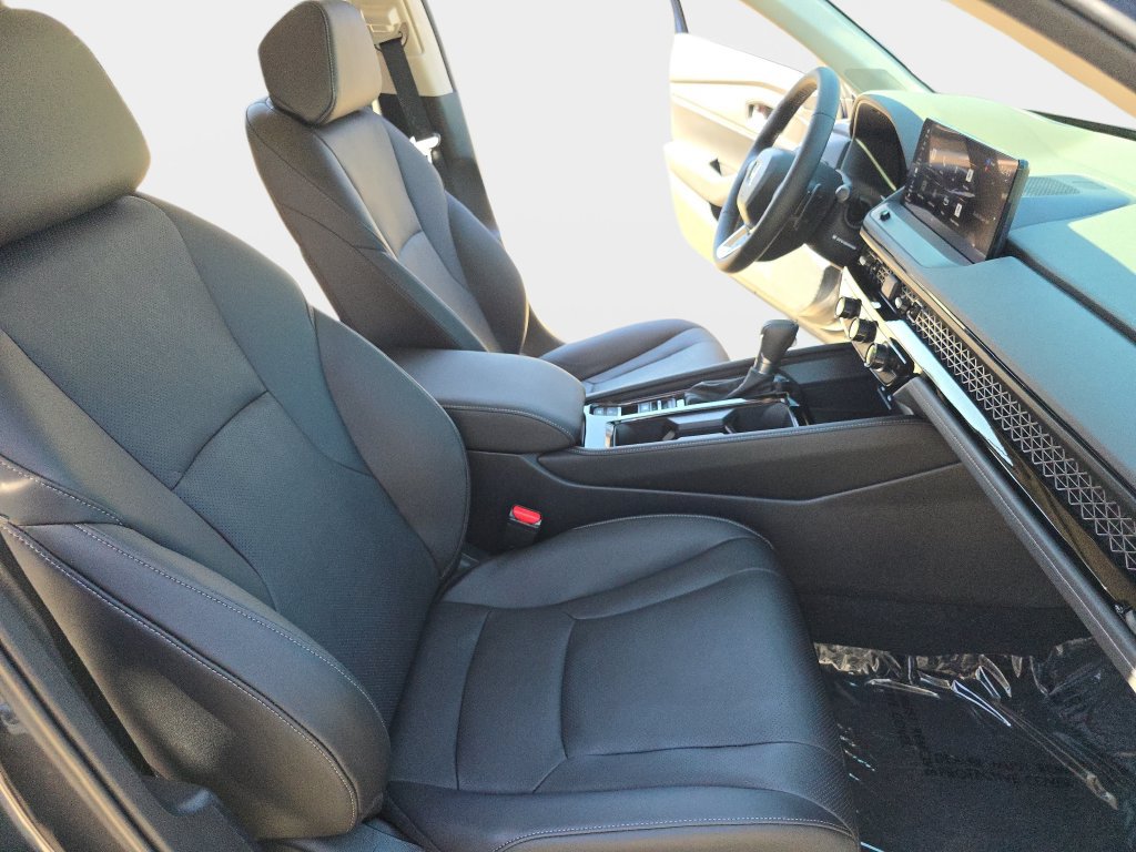 Used 2025 Honda Accord Touring image 12