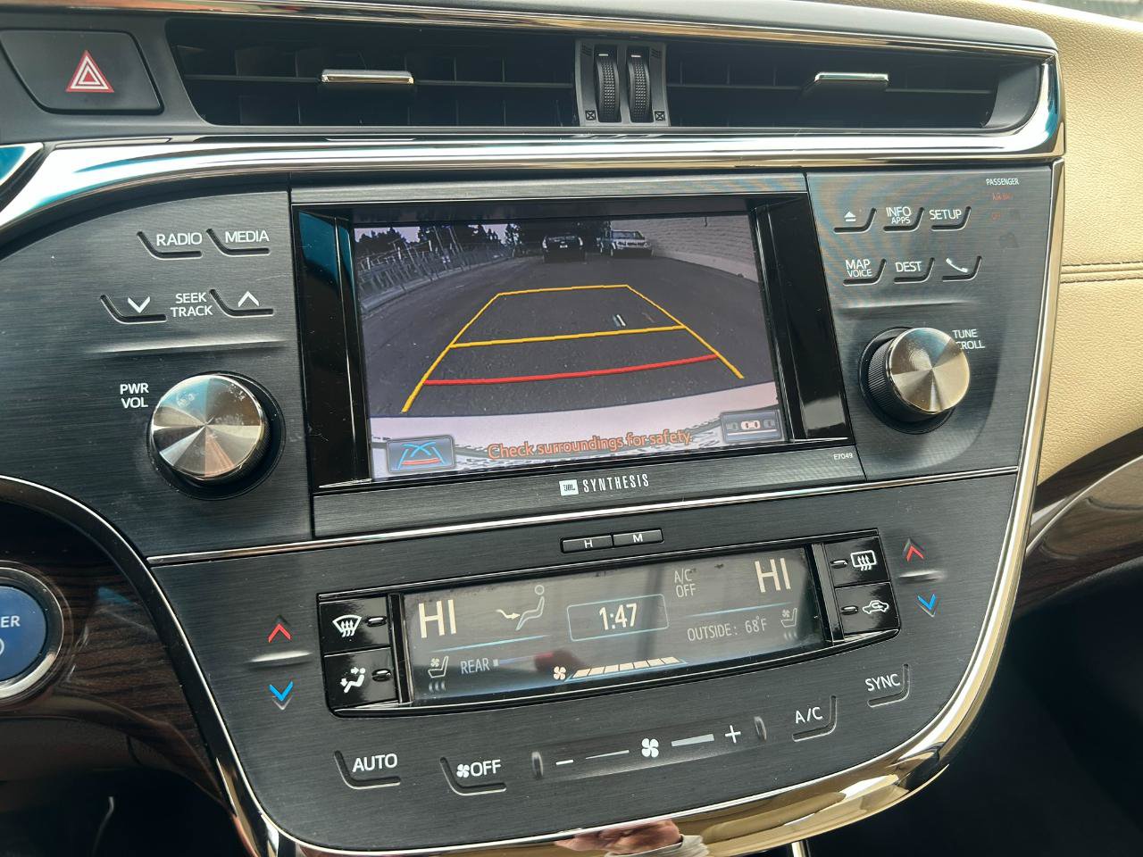 Used 2014 Toyota Avalon Limited FWD image 19