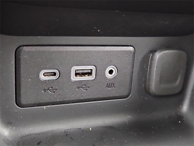 Used 2024 GMC Terrain SLE image 23