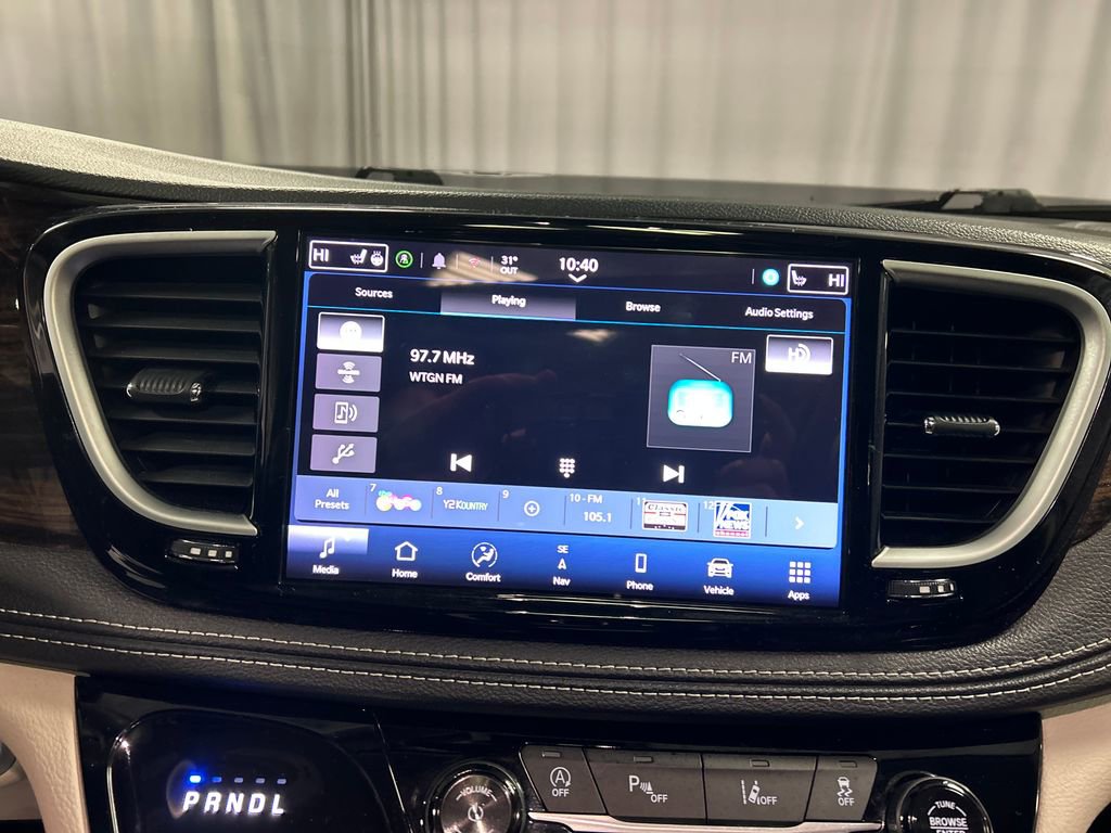 Used 2024 Chrysler Pacifica Limited image 17