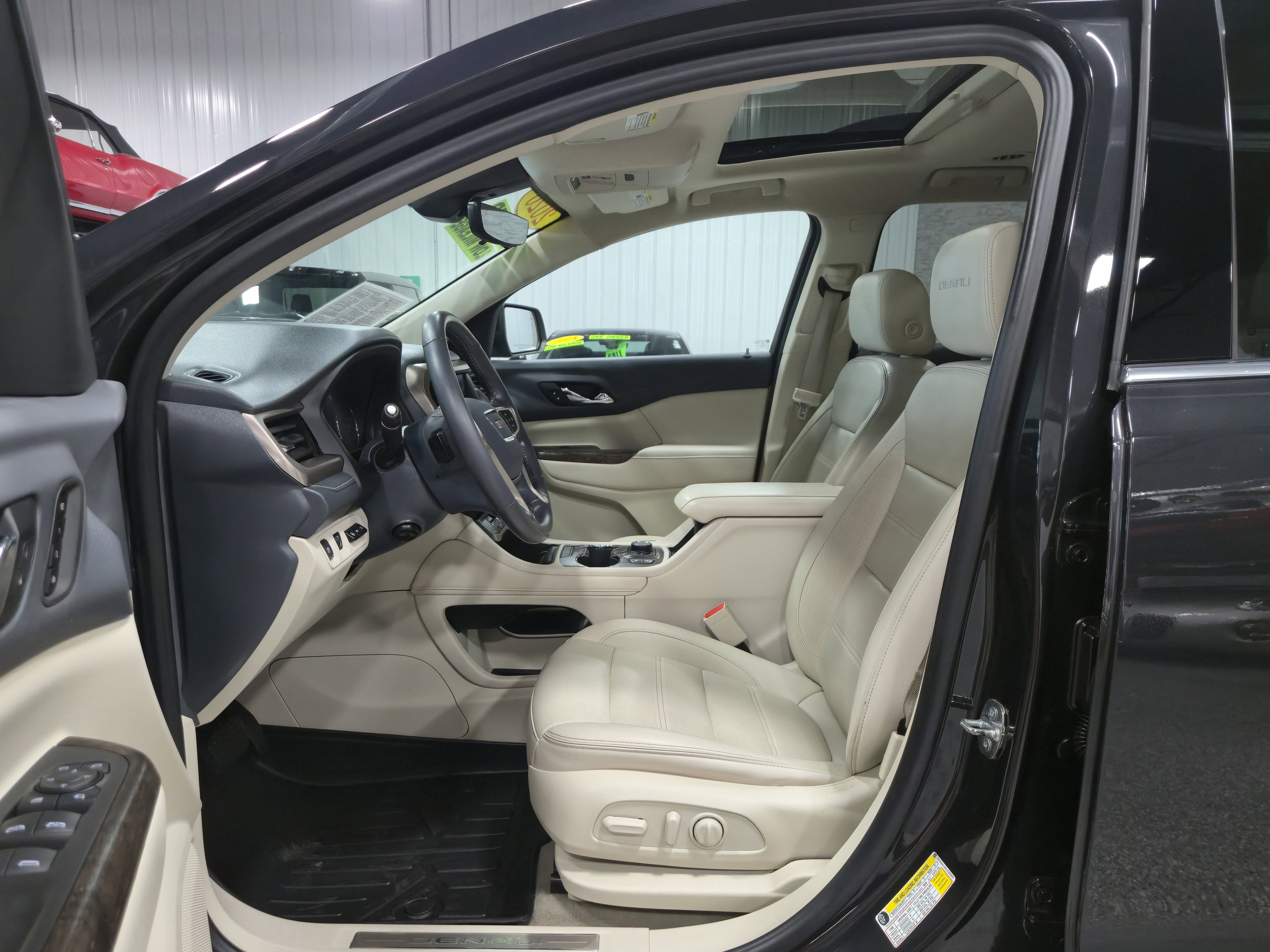 Certified 2020 GMC Acadia Denali w/ Technology Package image 12