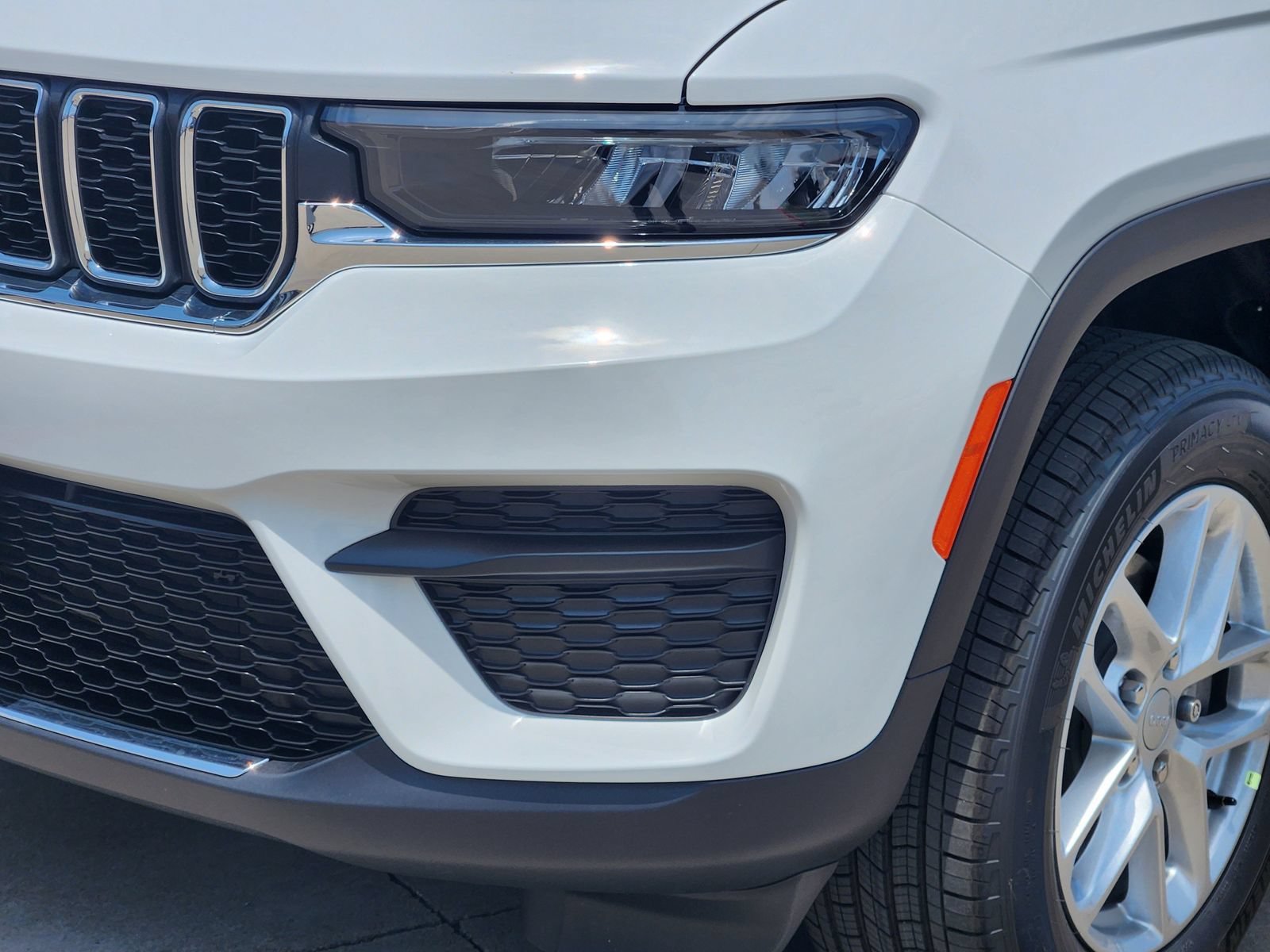 New 2026 Jeep Grand Cherokee Laredo RWD image 9