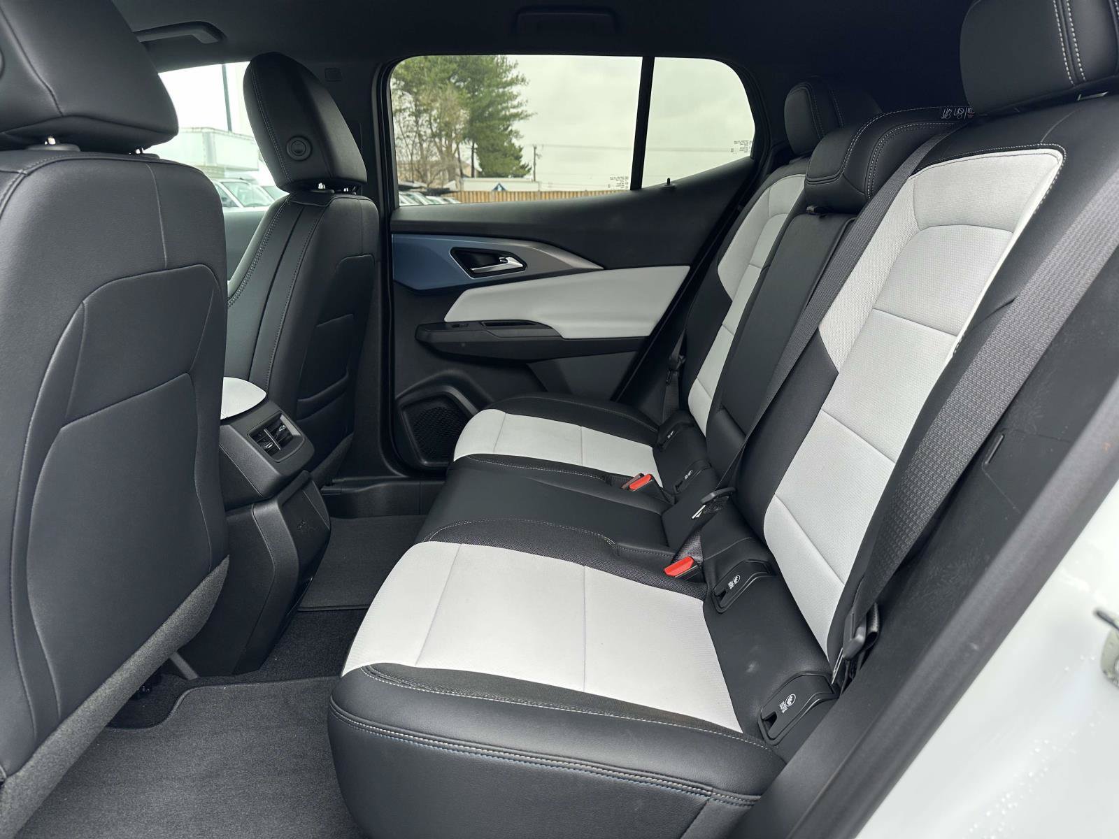New 2026 Chevrolet Equinox EV LT AWD/4WD image 22