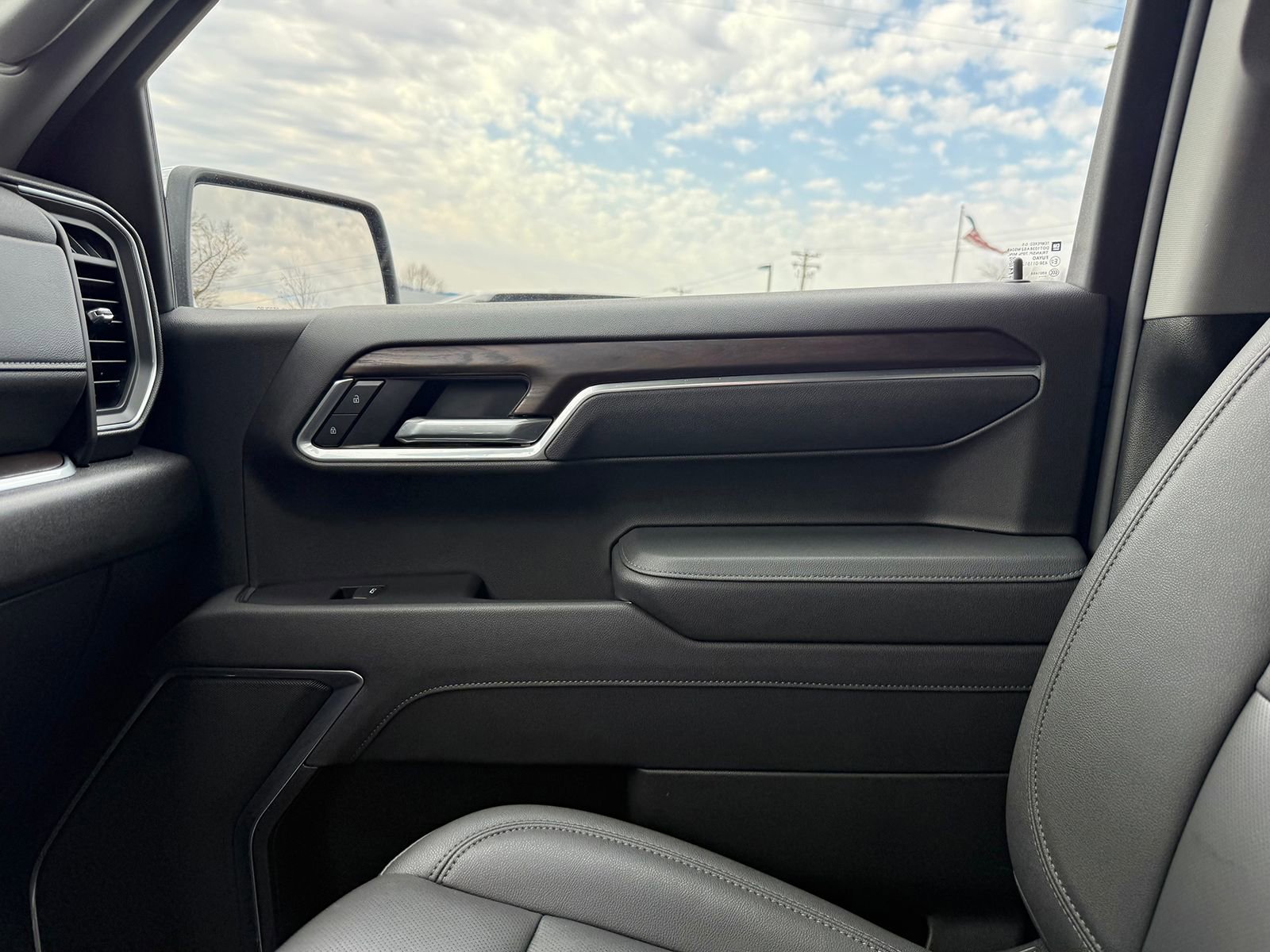 Certified 2026 GMC Sierra 1500 SLT image 37