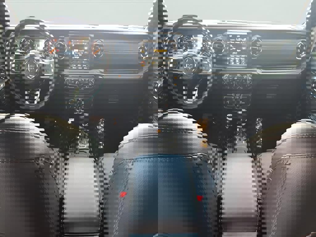 Used 2018 Jeep Wrangler Unlimited Sahara image 11