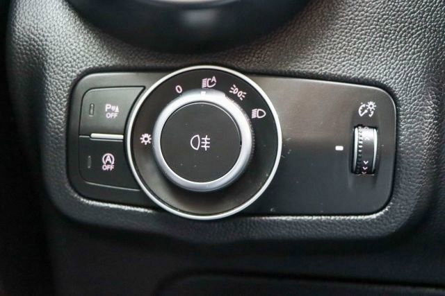 Used 2018 Alfa Romeo Stelvio AWD image 22