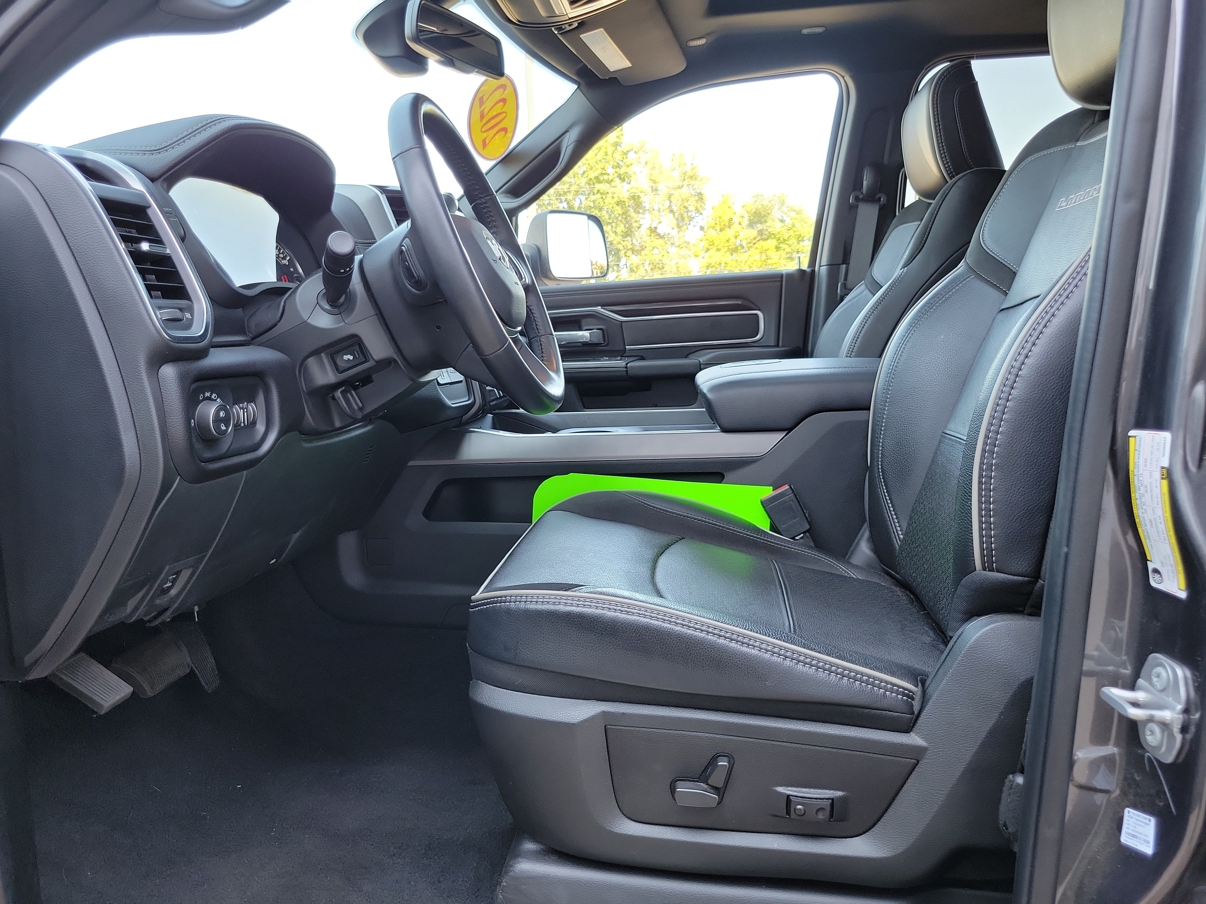 Used 2022 RAM 2500 Laramie w/ Night Edition AWD/4WD image 7