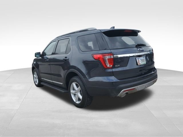 Used 2017 Ford Explorer XLT image 6