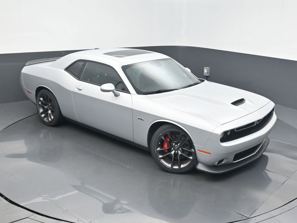 Used 2023 Dodge Challenger R/T w/ Performance Handling Group image 27