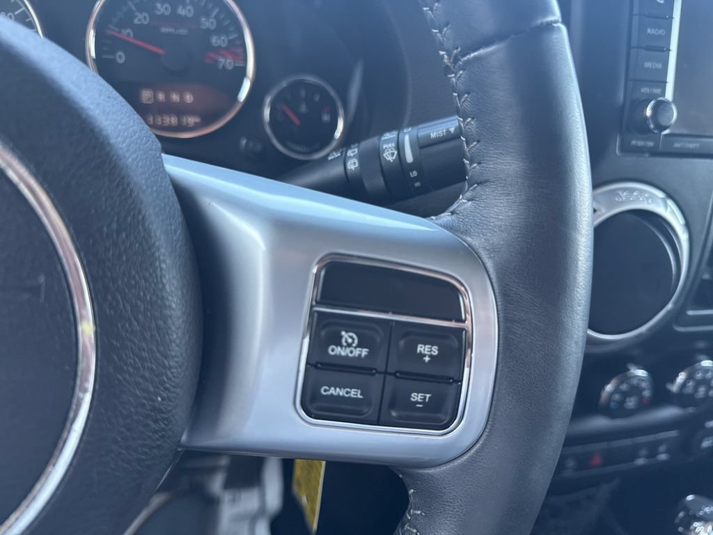 Used 2016 Jeep Wrangler Unlimited Rubicon AWD/4WD image 19