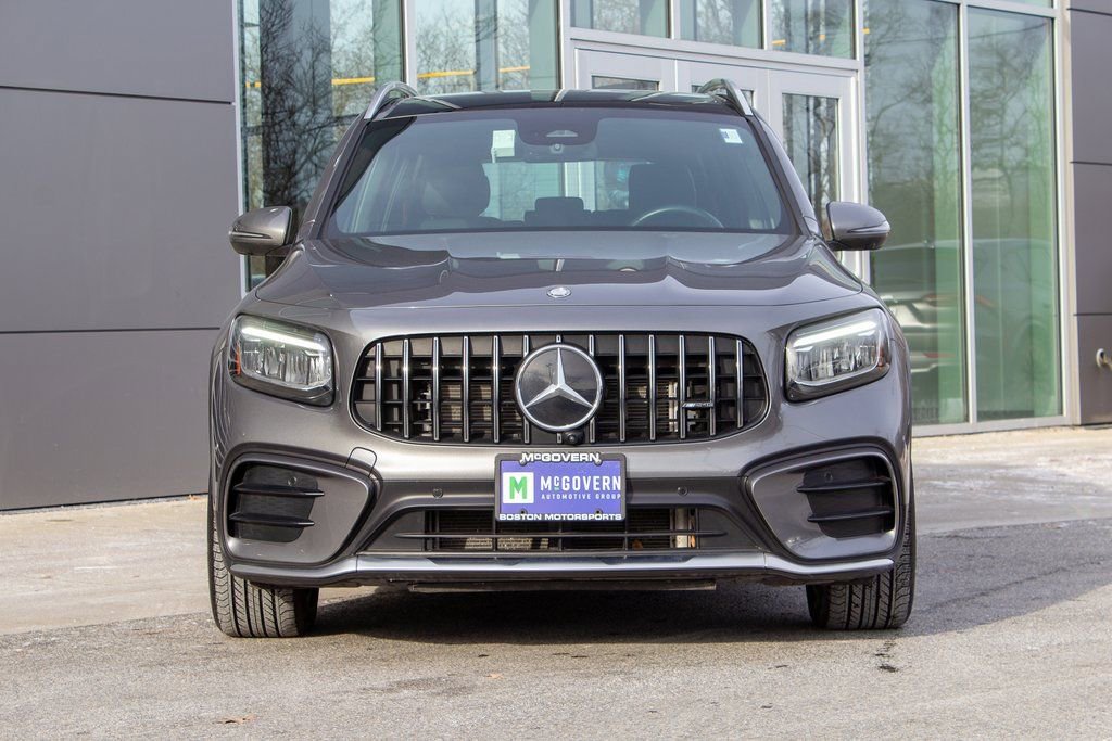 Used 2025 Mercedes-Benz GLB 35 AMG 4MATIC image 2