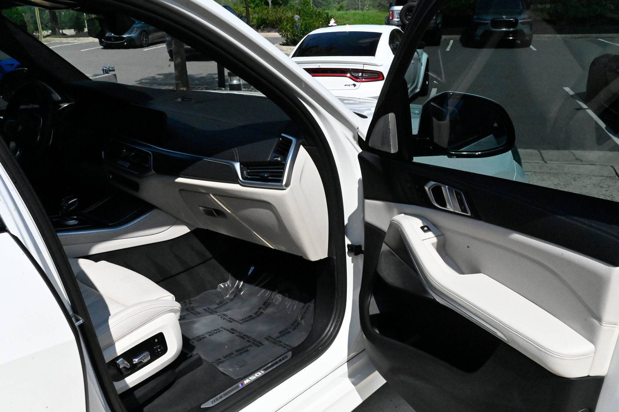 Used 2022 BMW X5 M50i w/ Executive Package AWD/4WD image 56