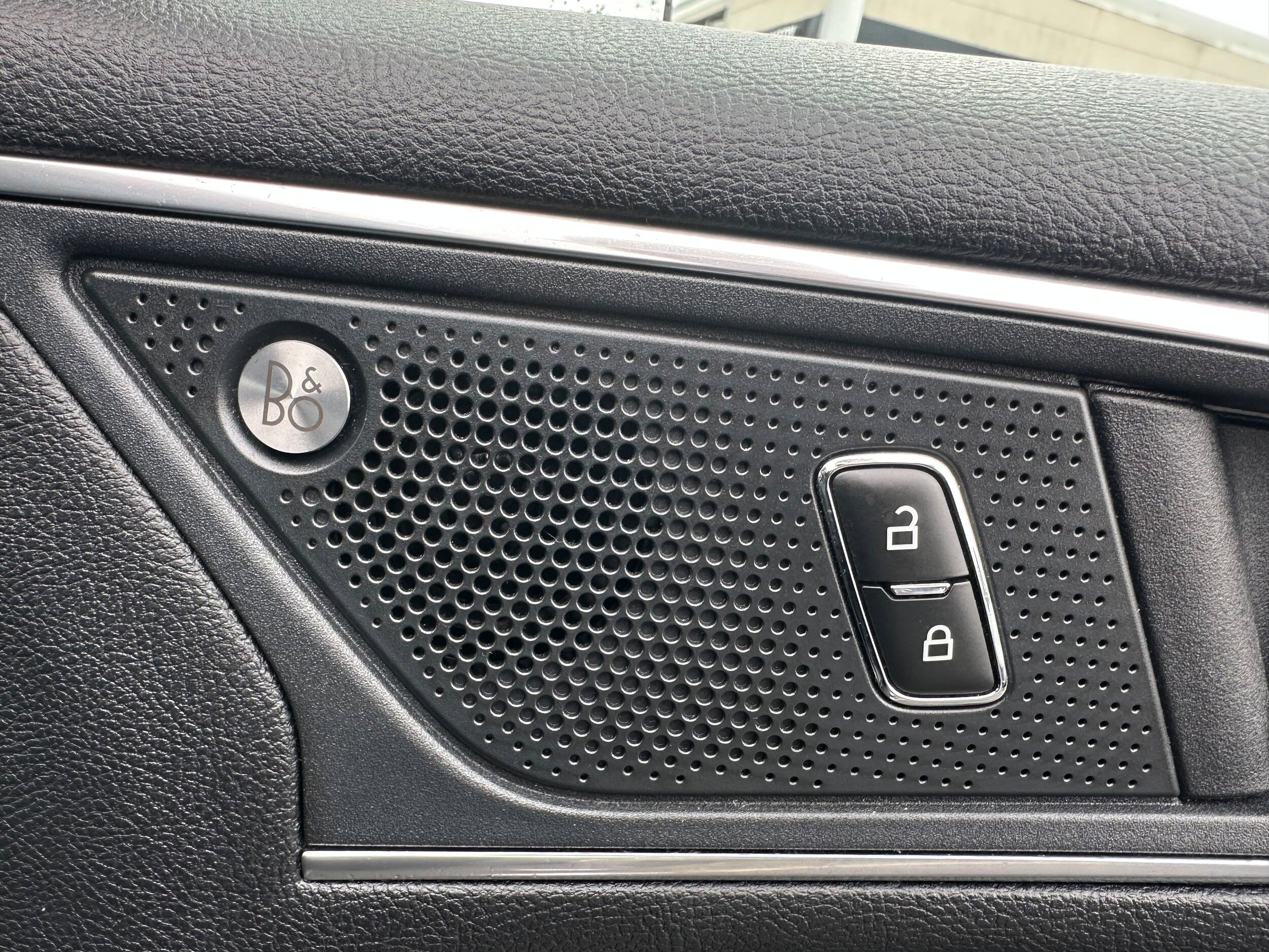 Used 2020 Ford Edge Titanium w/ Equipment Group 301A AWD/4WD image 24