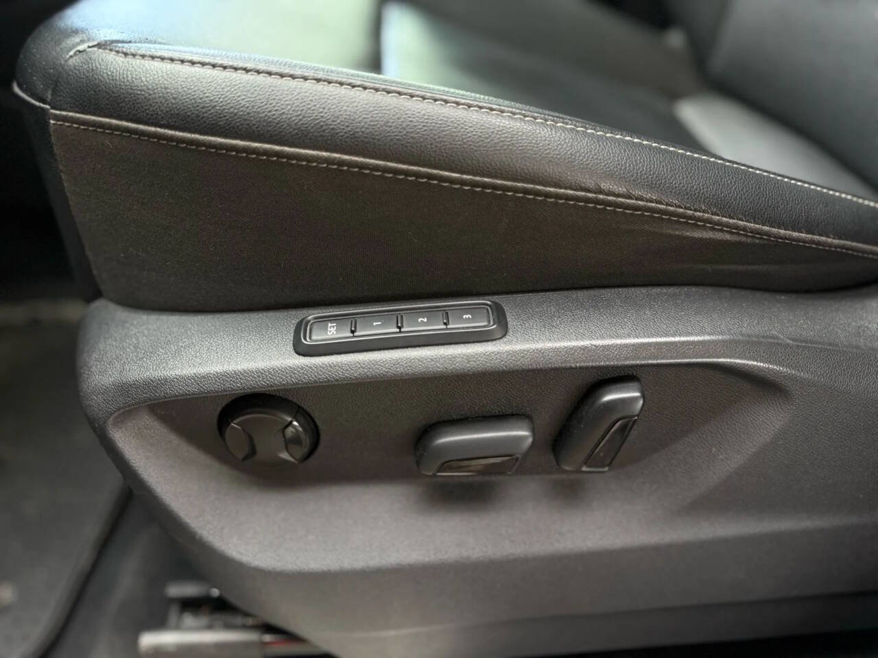 Used 2018 Volkswagen Atlas SEL AWD/4WD image 14