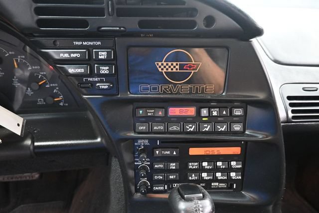 Used 1996 Chevrolet Corvette Convertible RWD image 16