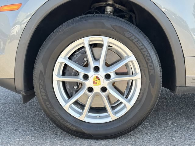 Used 2018 Porsche Cayenne AWD/4WD image 32