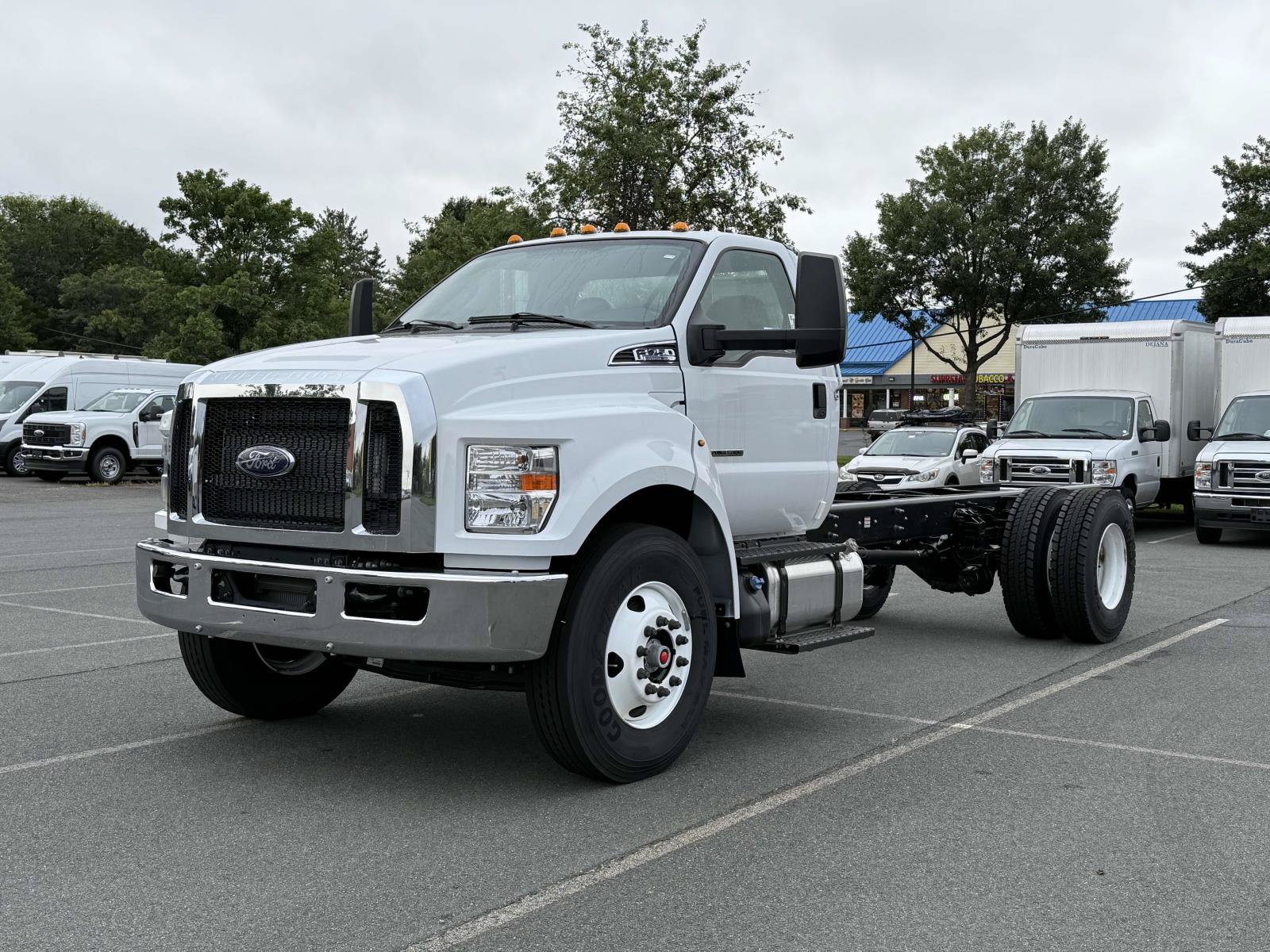 New 2025 Ford F750 2WD Regular Cab Super Duty image 5
