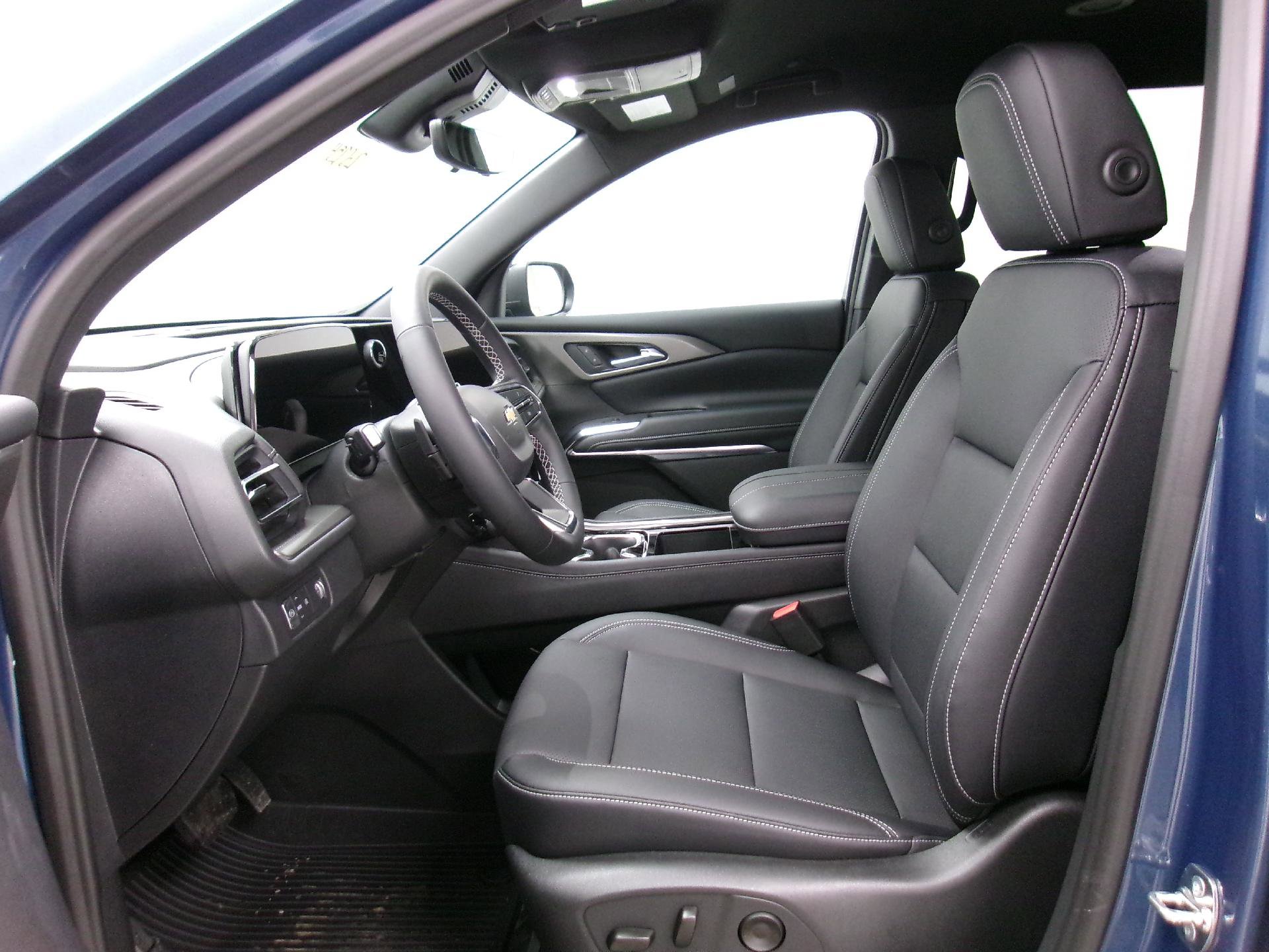 New 2026 Chevrolet Traverse LT w/ Driver Confidence Package image 8