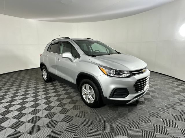 Used 2019 Chevrolet Trax LT w/ LT Convenience Package AWD/4WD image 3