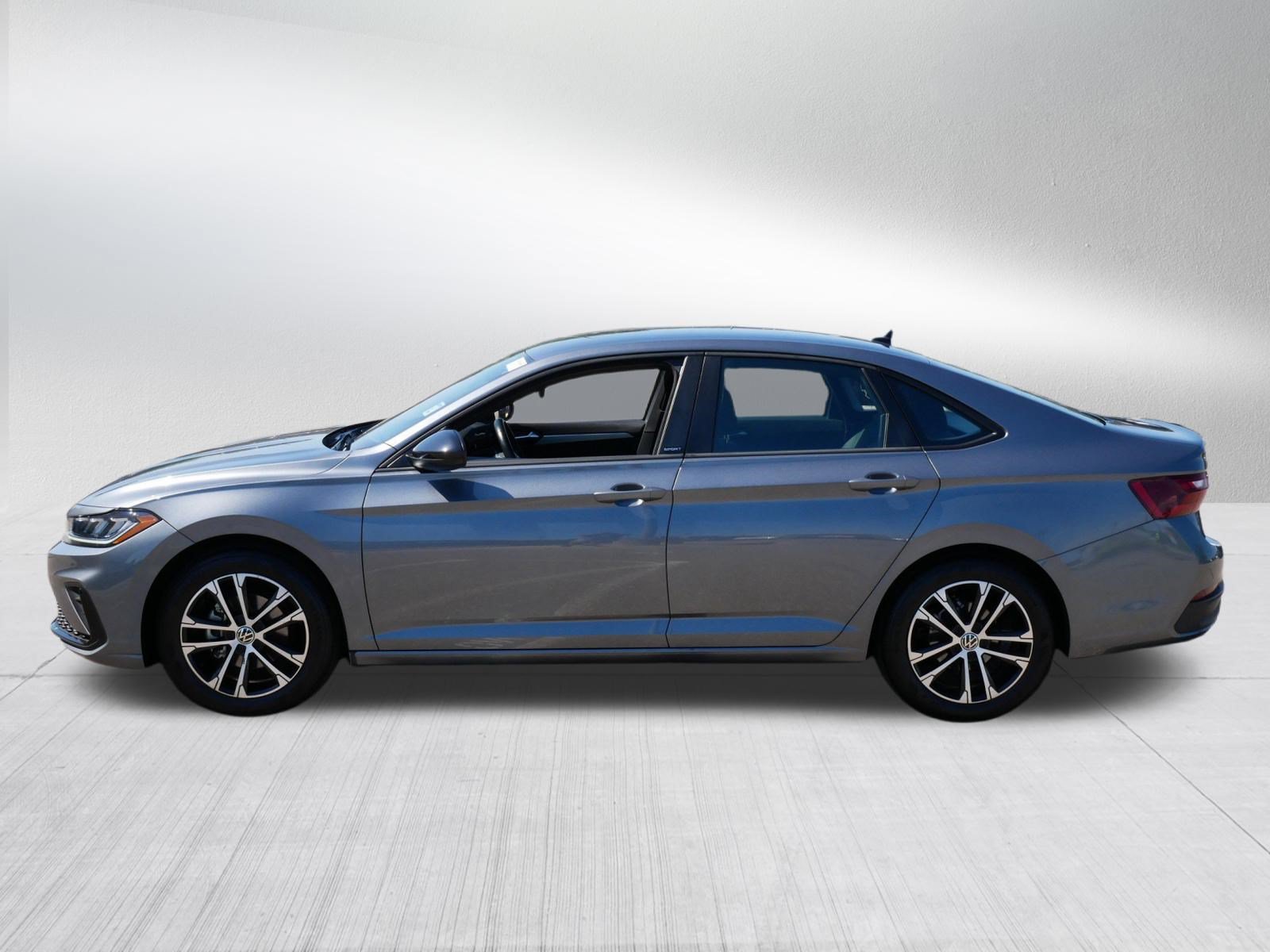 Certified 2025 Volkswagen Jetta Sport FWD image 4