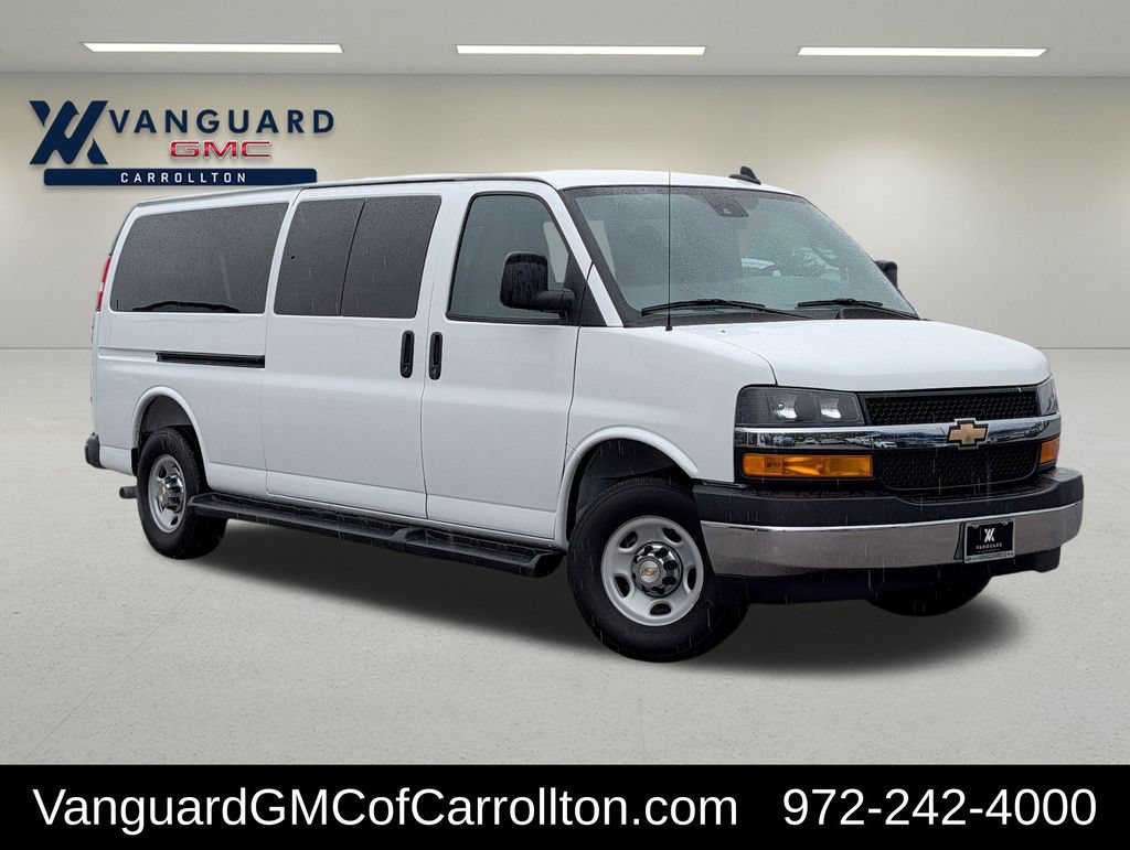 Used 2025 Chevrolet Express 3500 LT w/ LT Preferred Equipment Group RWD image 1