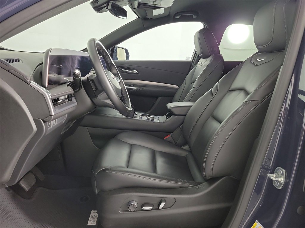 Certified 2025 Cadillac XT4 Premium Luxury image 16