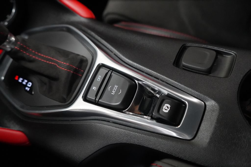 Used 2018 Chevrolet Camaro ZL1 RWD image 38