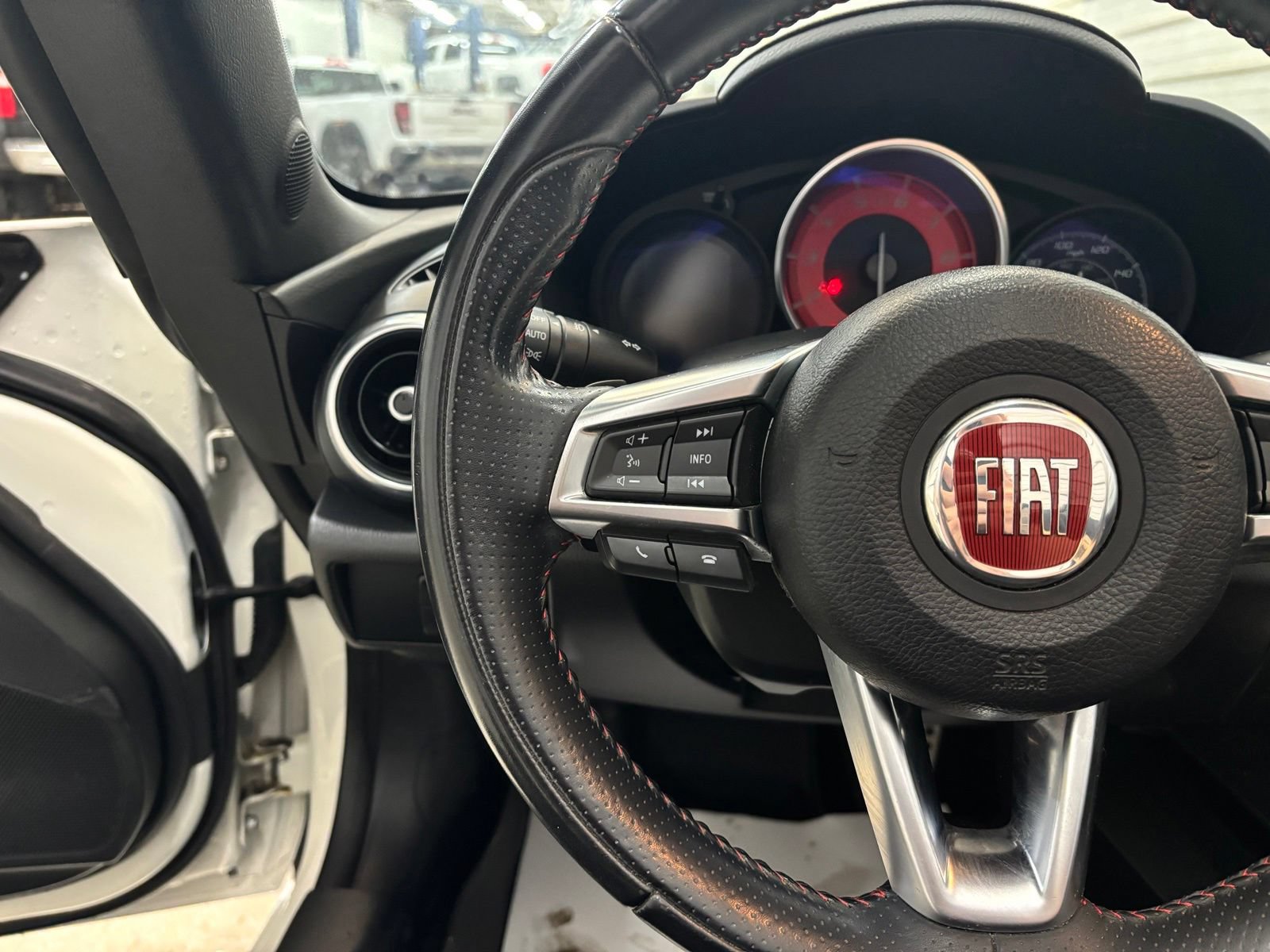Used 2017 FIAT 124 Spider Abarth RWD image 16