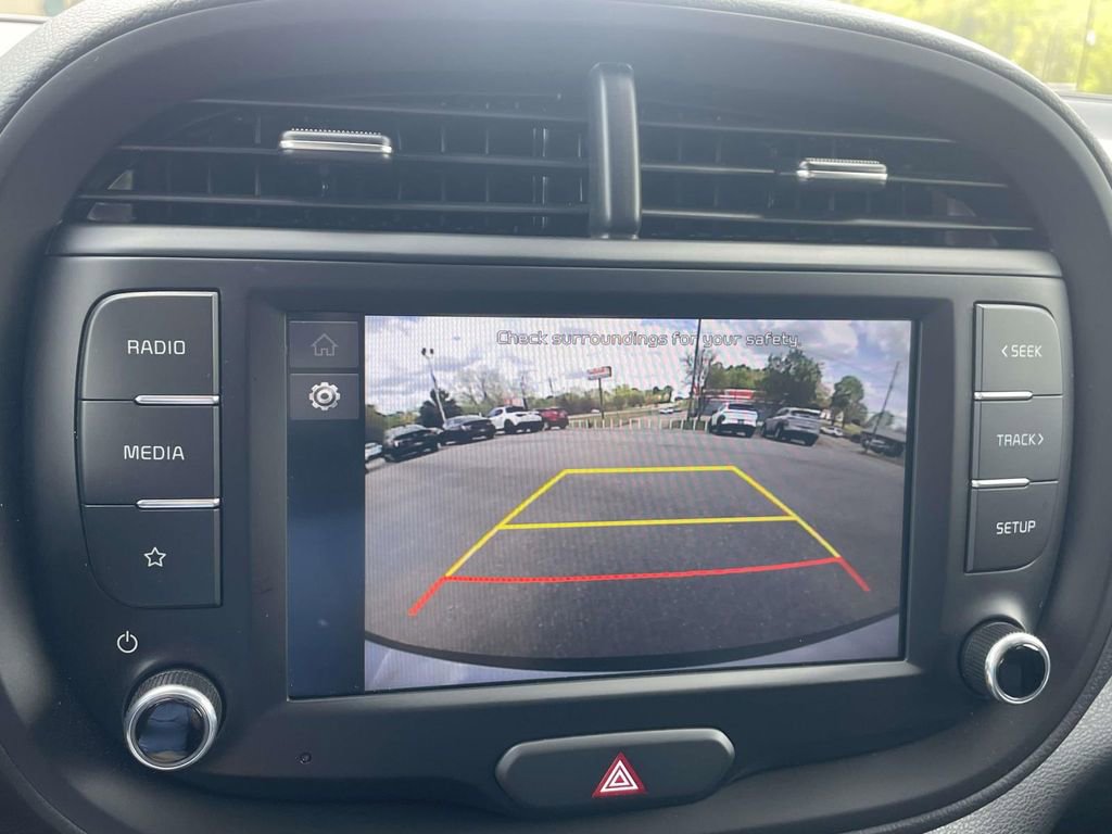 Used 2025 Kia Soul LX w/ LX Technology Package image 17