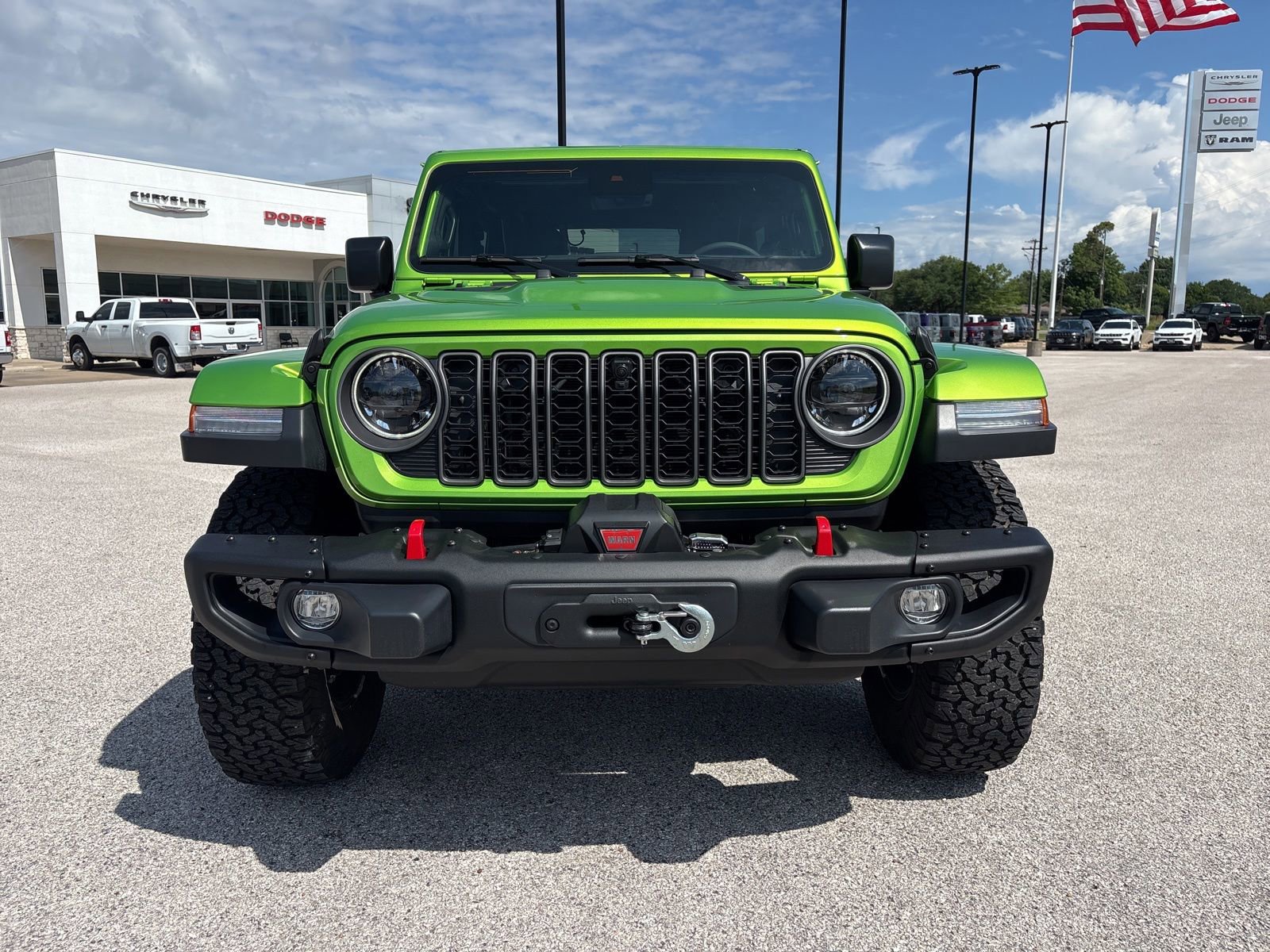 Used 2025 Jeep Wrangler Rubicon AWD/4WD image 9