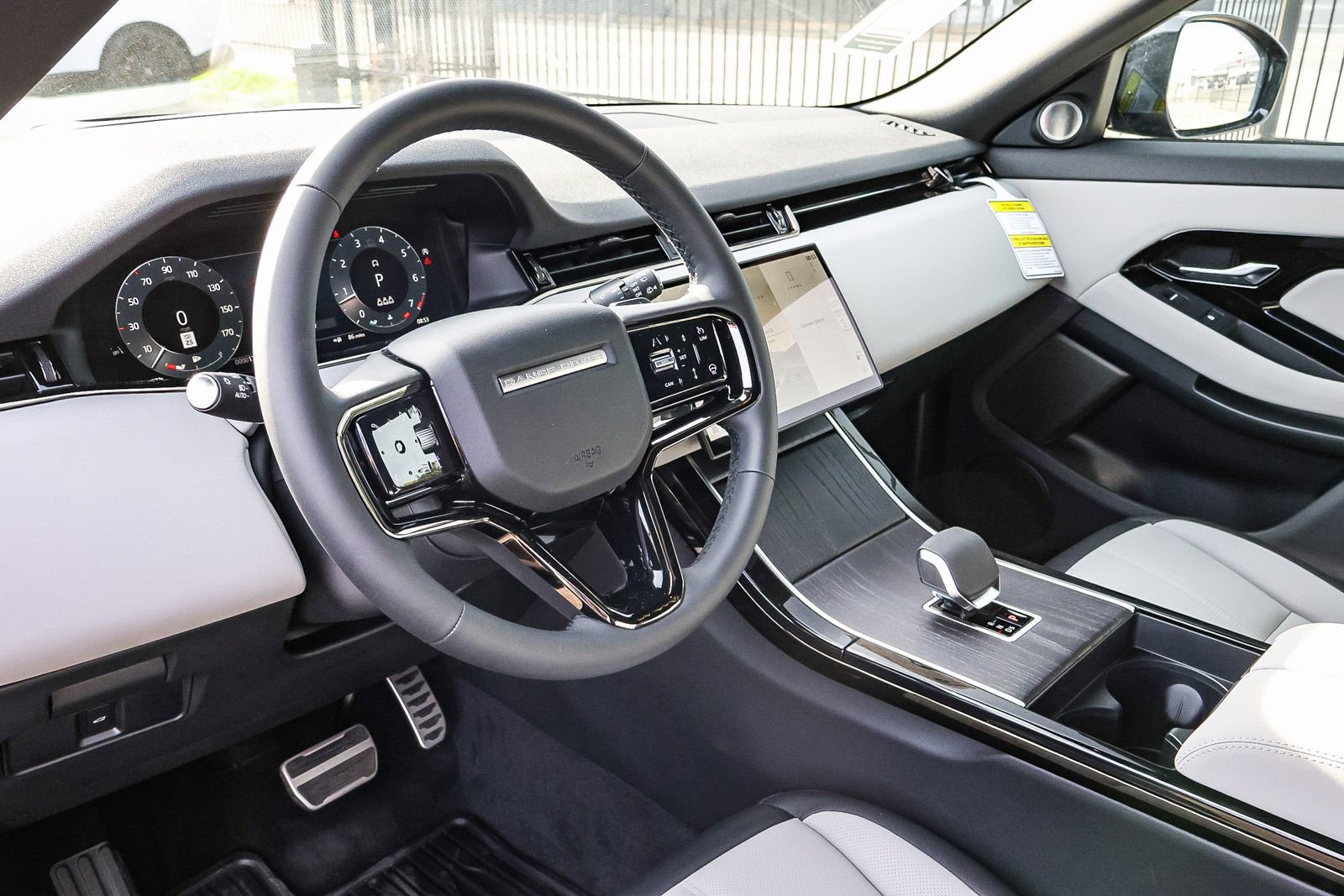 New 2026 Land Rover Range Rover Evoque Dynamic SE image 30