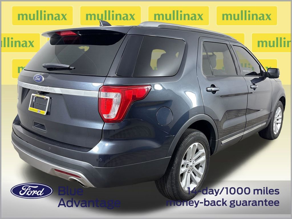 Used 2017 Ford Explorer XLT w/ Equipment Group 202A FWD image 4