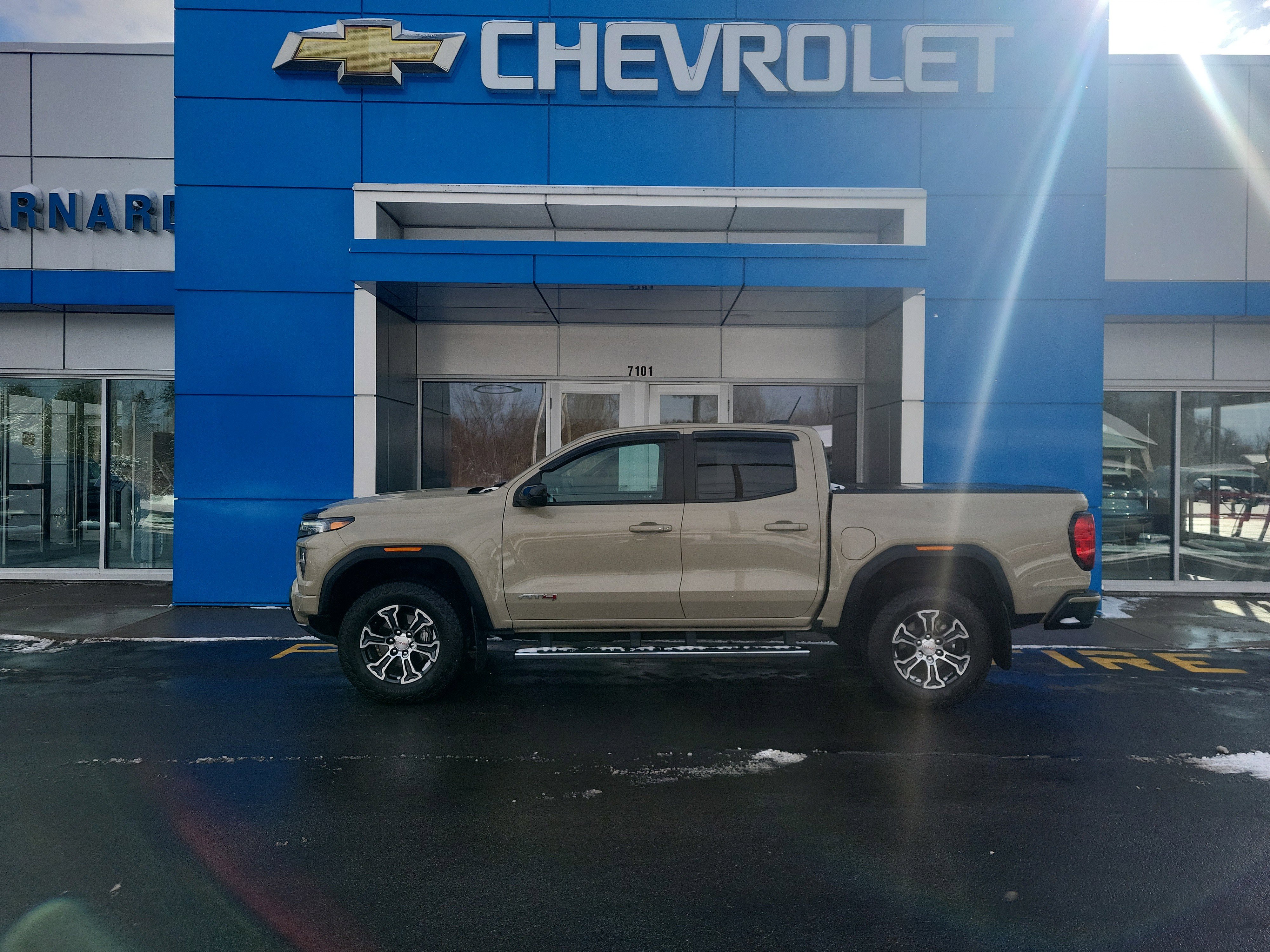 Used 2023 GMC Canyon AT4 w/ AT4 Premium Package image 6