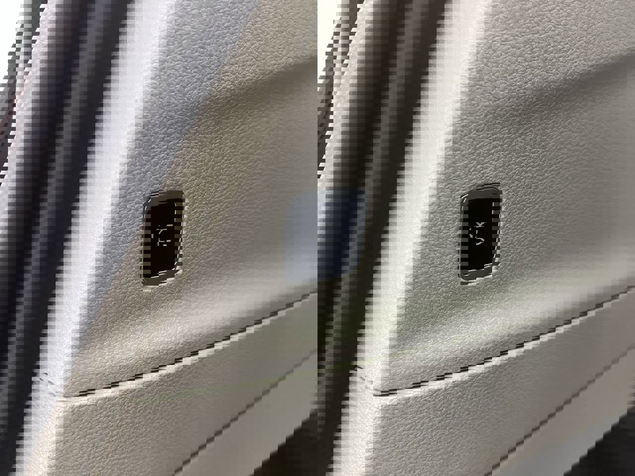 Used 2017 Chrysler Pacifica Touring-L image 10