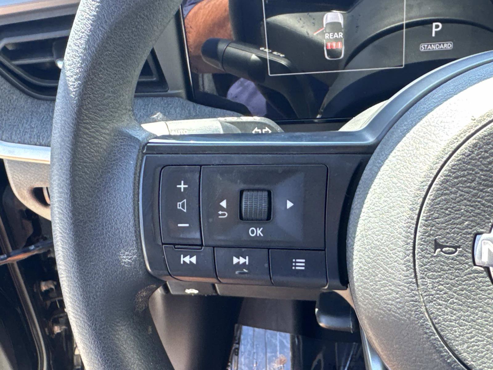 Used 2025 Nissan Kicks SV FWD image 17