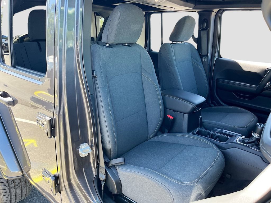 Certified 2025 Jeep Wrangler Unlimited Sahara w/ Safety Group image 26