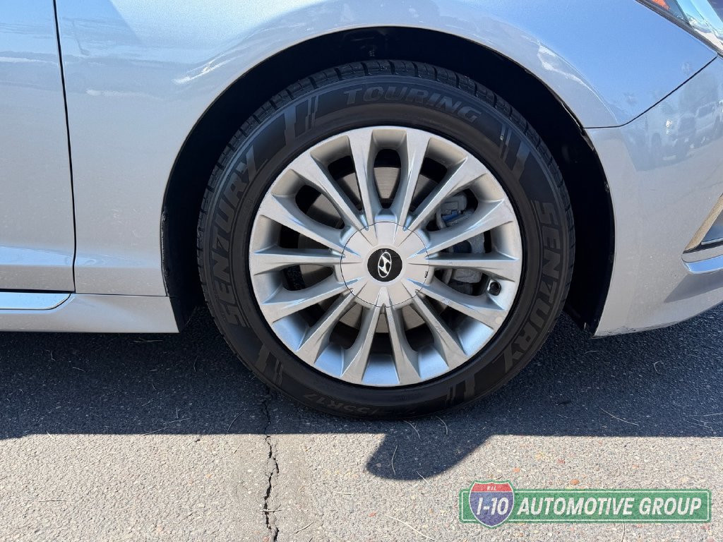 Used 2015 Hyundai Sonata Limited w/ Option Group 06 FWD image 12
