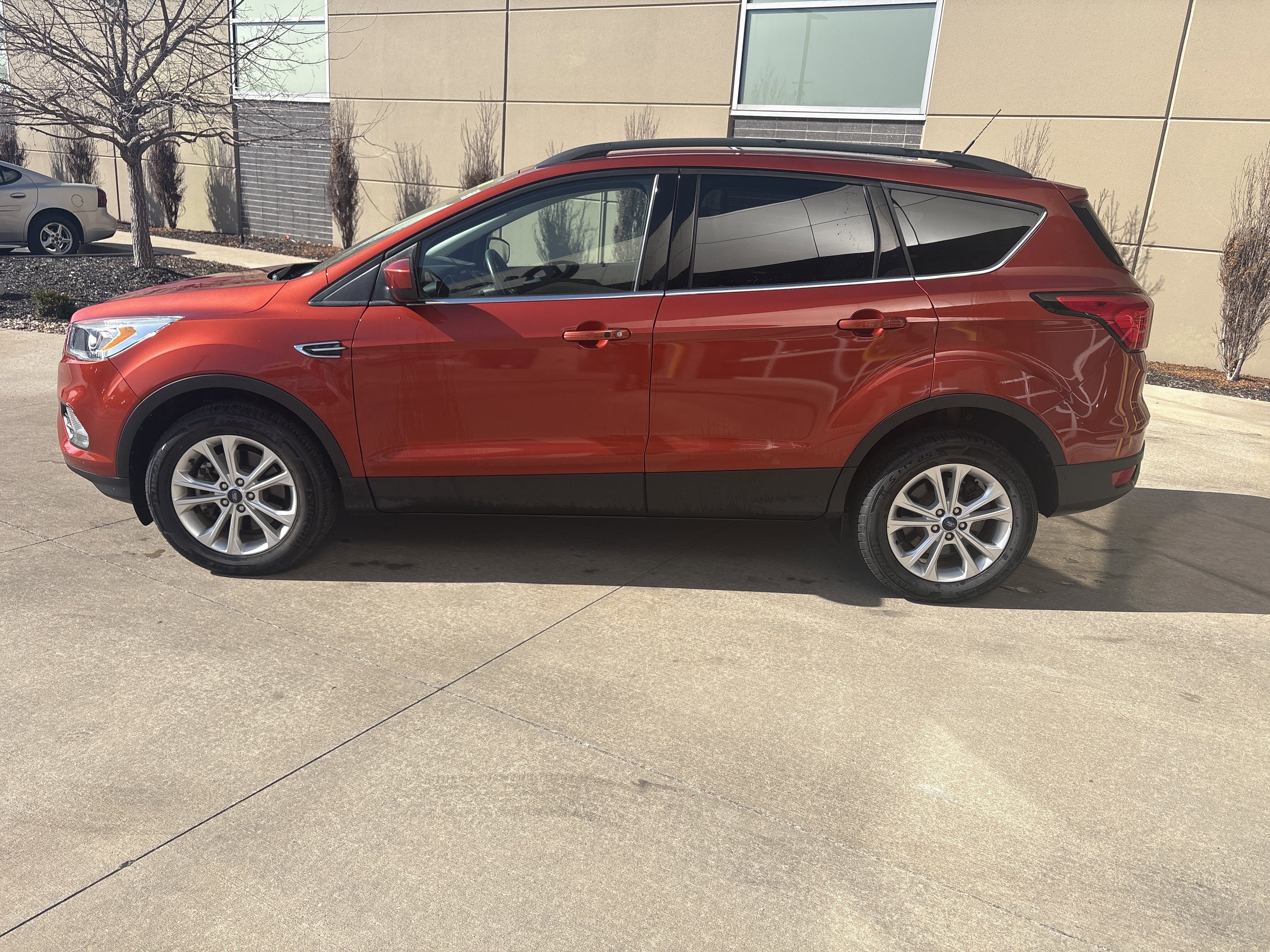 Used 2019 Ford Escape SEL image 7