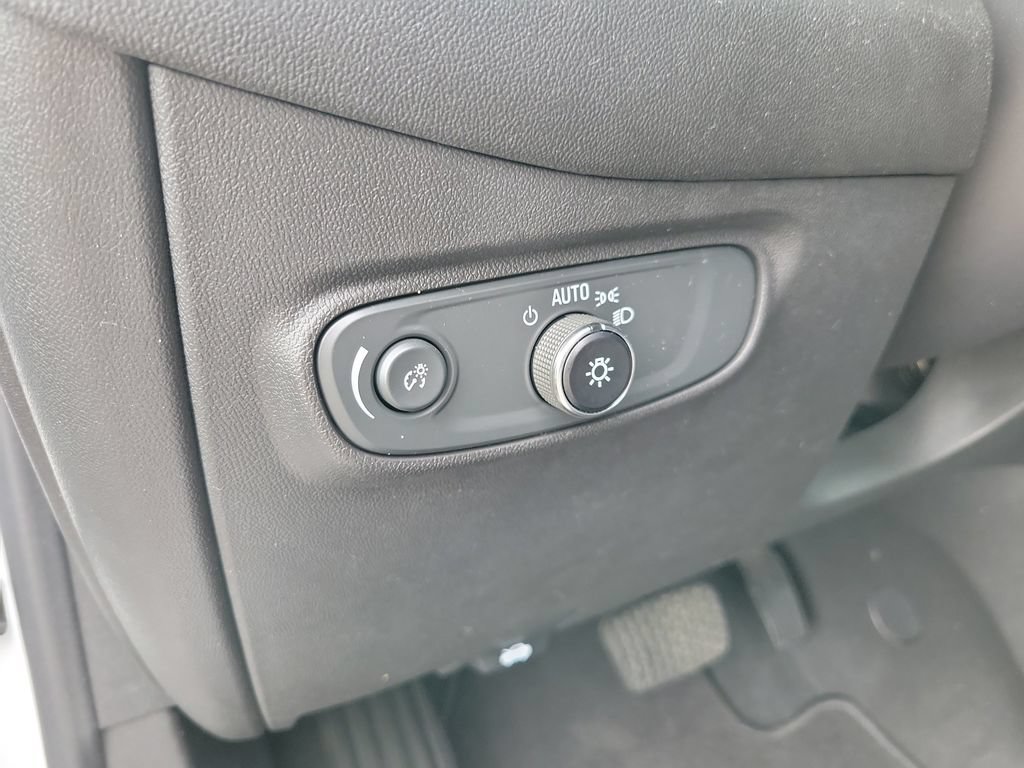 Used 2022 Chevrolet Equinox LT FWD image 25