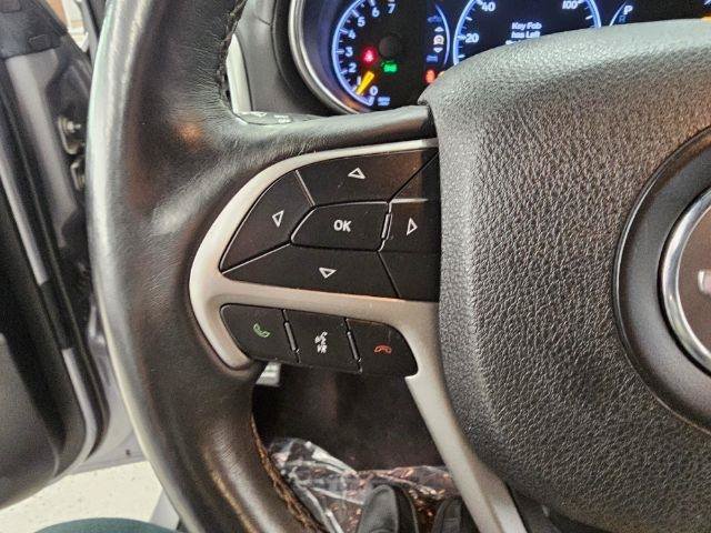 Used 2018 Jeep Grand Cherokee Overland AWD/4WD image 17