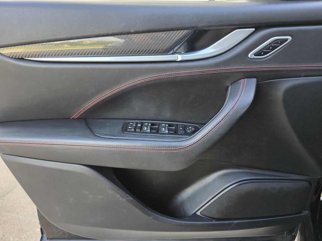 Used 2017 Maserati Levante S AWD/4WD image 17